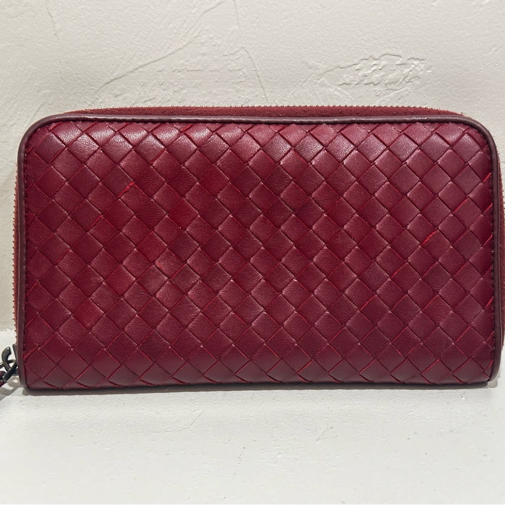 Bottega Veneta Zippy wallet